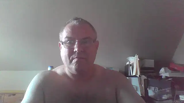 Snapshot of mkestr69 chatting on September 2025 03:56:02 PM mkestr69 online show from September 2025 03:56:02 PM