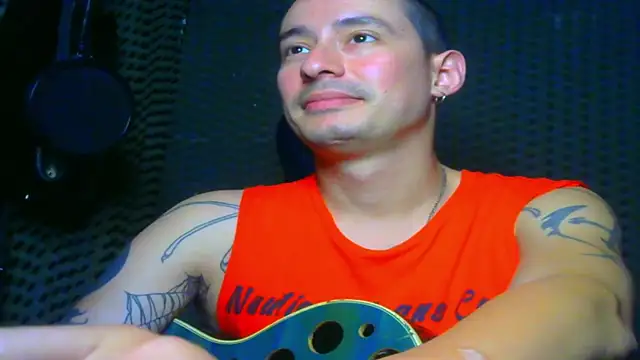 Snapshot of vampireathome chatting on March 2025 06:36:02 AM vampireathome online show from March 2025 06:36:02 AM