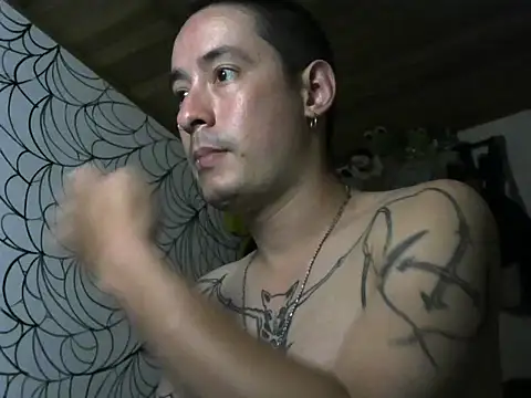 Snapshot of vampireathome chatting on May 2026 06:29:02 AM vampireathome online show from May 2026 06:29:02 AM