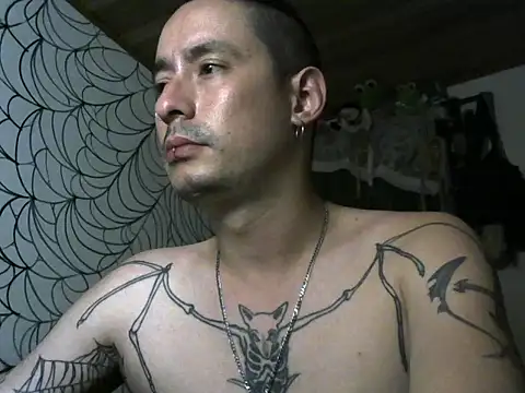Snapshot of vampireathome chatting on May 2026 06:41:01 AM vampireathome online show from May 2026 06:41:01 AM