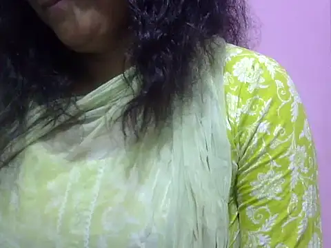 Snapshot of Your_cutiepie_ chatting on April 2026 05:43:02 PM Your cutiepie online show from April 2026 05:43:02 PM