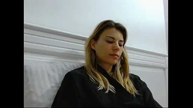 Snapshot of Goddess_Lia chatting on February 2025 03:48:01 AM Goddess Lia online show from February 2025 03:48:01 AM