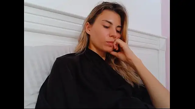 Snapshot of Goddess_Lia chatting on February 2025 06:51:02 AM Goddess Lia online show from February 2025 06:51:02 AM