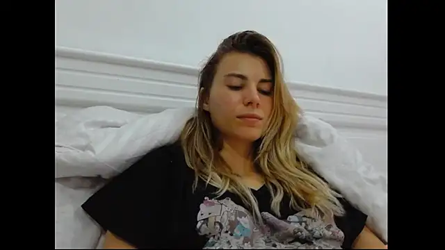 Snapshot of Goddess_Lia chatting on February 2025 05:40:01 PM Goddess Lia online show from February 2025 05:40:01 PM