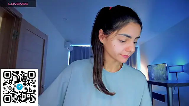 EmiliaZen online show from September 2025 12:37:02 PM