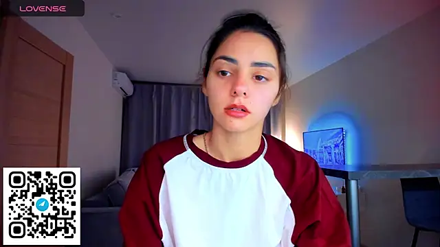 EmiliaZen online show from September 2025 03:38:02 PM