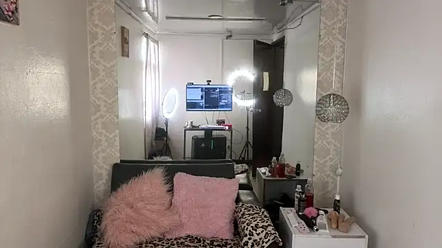 Snapshot of lizha_milf chatting on November 2025 04:17:02 PM lizha milf online show from November 2025 04:17:02 PM