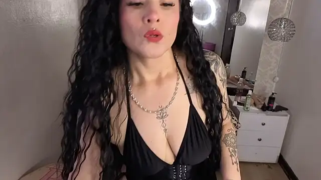 Snapshot of lizha_milf chatting on December 2025 05:33:02 PM lizha milf online show from December 2025 05:33:02 PM