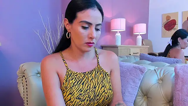 Snapshot of scarlet_edwars chatting on February 2025 12:06:02 PM scarlet edwars online show from February 2025 12:06:02 PM