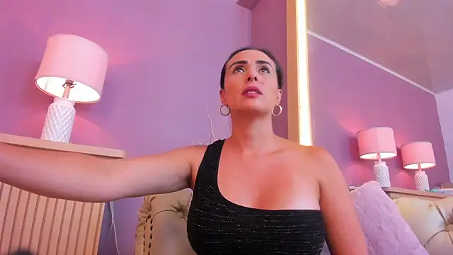 Snapshot of scarlet_edwars chatting on February 2025 03:27:01 PM scarlet edwars online show from February 2025 03:27:01 PM