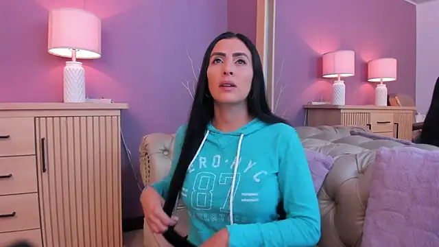 Snapshot of scarlet_edwars chatting on March 2025 12:12:01 PM scarlet edwars online show from March 2025 12:12:01 PM