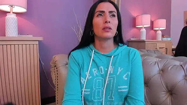 Snapshot of scarlet_edwars chatting on March 2025 03:28:02 PM scarlet edwars online show from March 2025 03:28:02 PM