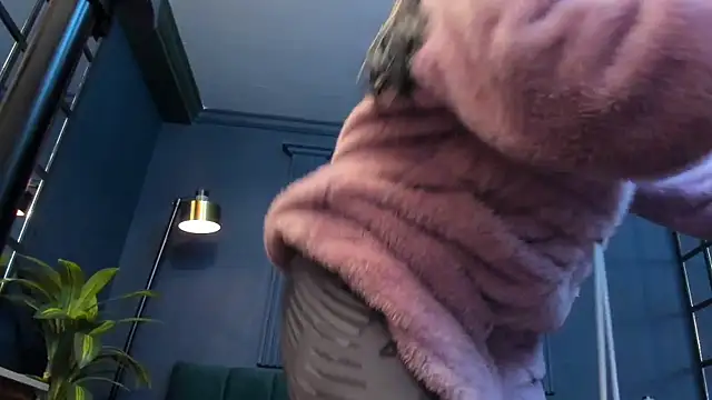 Snapshot of scarlet_edwars chatting on January 2026 07:15:01 PM scarlet edwars online show from January 2026 07:15:01 PM