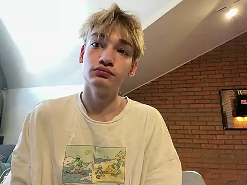 Snapshot of Julian_wins chatting on February 2025 07:44:01 AM Julian wins online show from February 2025 07:44:01 AM