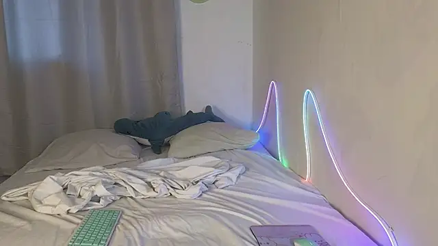 Snapshot of Julian_wins chatting on April 2026 01:03:01 AM Julian wins online show from April 2026 01:03:01 AM