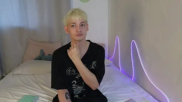 Snapshot of Julian_wins chatting on April 2026 01:26:01 AM Julian wins online show from April 2026 01:26:01 AM