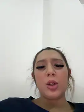hotamanda01 online show from June 2026 07:19:01 PM