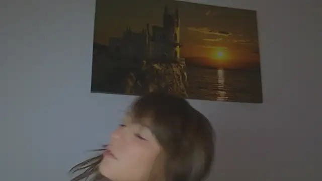 DemiDee online show from March 2026 12:32:02 PM