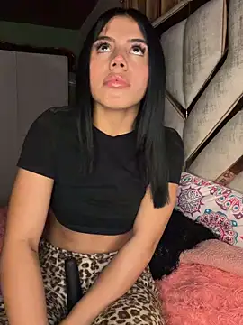 Laura-Khalifa online show from February 2026 06:18:02 AM