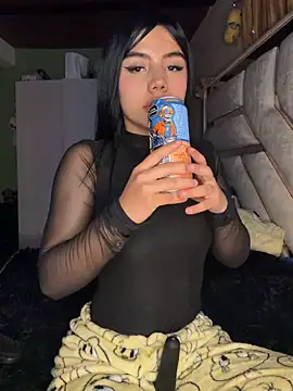 Laura-Khalifa online show from February 2026 06:12:02 AM