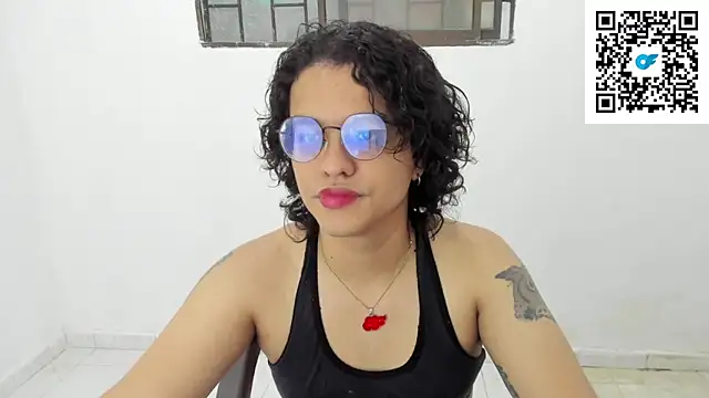 Snapshot of Diane_blossom chatting on November 2025 06:40:02 PM Diane blossom online show from November 2025 06:40:02 PM