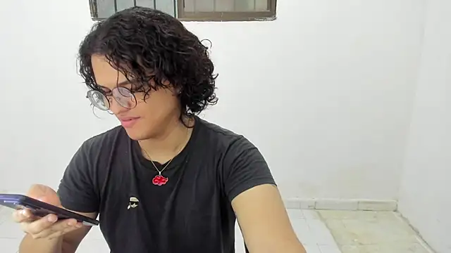 Snapshot of Diane_blossom chatting on December 2025 05:10:02 PM Diane blossom online show from December 2025 05:10:02 PM