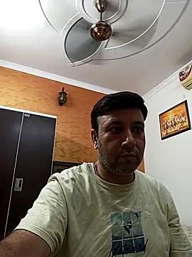 innocentboy1987 online show from October 2025 07:39:01 AM