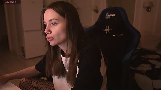 Snapshot of alexa_feels_ chatting on February 2025 06:43:02 PM alexa feels  online show from February 2025 06:43:02 PM