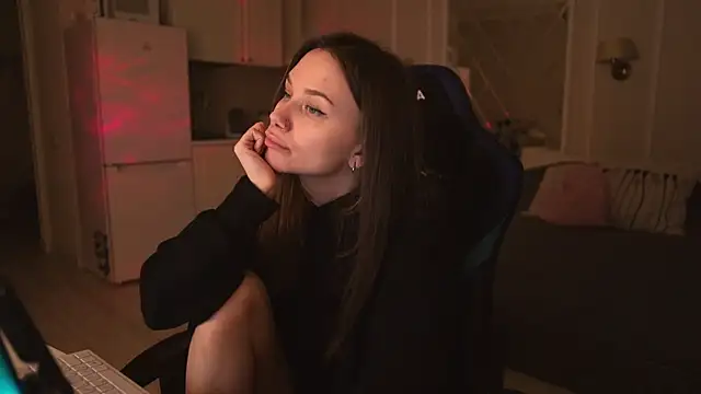 Snapshot of alexa_feels_ chatting on March 2025 07:34:01 PM alexa feels  online show from March 2025 07:34:01 PM