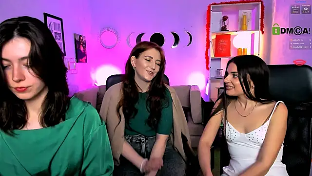 Snapshot of catherine_kitty chatting on April 2026 07:25:02 PM catherine kitty online show from April 2026 07:25:02 PM