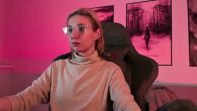 Snapshot of PhilippaAdamas chatting on February 2025 08:53:02 AM PhilippaAdamas online show from February 2025 08:53:02 AM