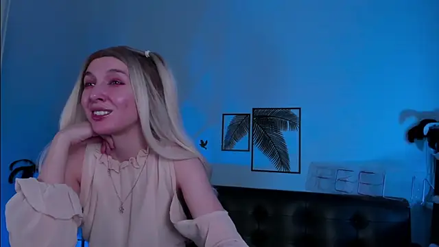 Snapshot of PhilippaAdamas chatting on March 2025 05:43:02 AM PhilippaAdamas online show from March 2025 05:43:02 AM