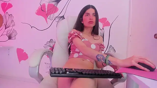 Snapshot of Isabela_Fiorelli chatting on February 2025 06:33:01 PM Isabela Fiorelli online show from February 2025 06:33:01 PM