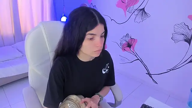 Snapshot of Isabela_Fiorelli chatting on March 2025 12:03:01 PM Isabela Fiorelli online show from March 2025 12:03:01 PM