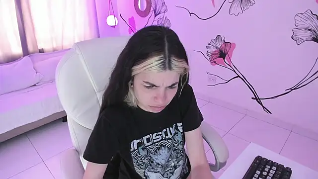 Snapshot of Isabela_Fiorelli chatting on September 2025 01:15:01 PM Isabela Fiorelli online show from September 2025 01:15:01 PM