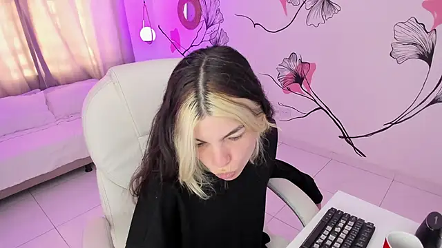 Snapshot of Isabela_Fiorelli chatting on September 2025 11:48:01 AM Isabela Fiorelli online show from September 2025 11:48:01 AM