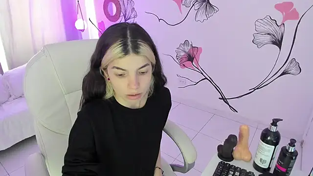 Snapshot of Isabela_Fiorelli chatting on October 2025 07:03:02 PM Isabela Fiorelli online show from October 2025 07:03:02 PM