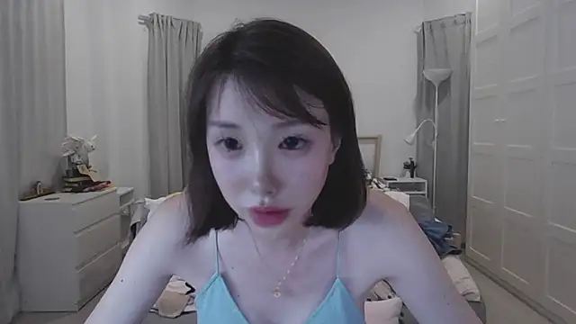 joycemilka online show from February 2025 01:37:01 PM