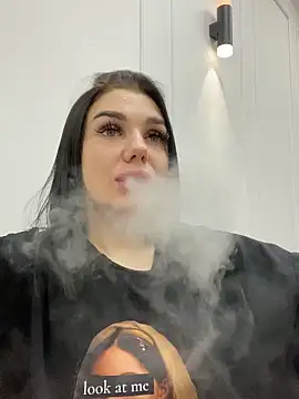 MaeveMoon online show from November 2025 05:56:01 PM