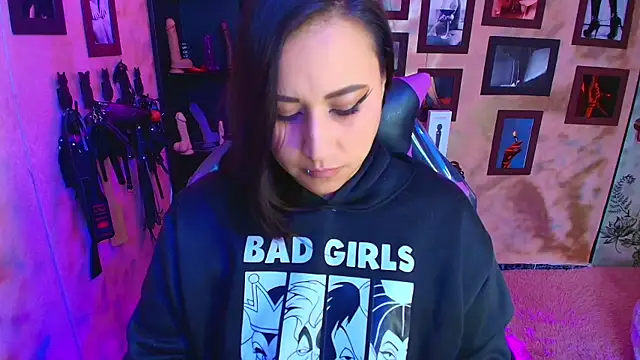 cherryy bombshelll online show from October 2025 04:53:02 PM