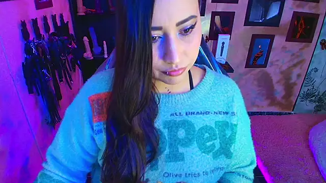 Snapshot of cherryy_bombshelll chatting on January 2026 05:04:02 PM cherryy bombshelll online show from January 2026 05:04:02 PM
