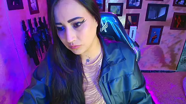 Snapshot of cherryy_bombshelll chatting on January 2026 04:56:01 PM cherryy bombshelll online show from January 2026 04:56:01 PM