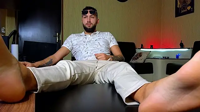 JamieNoxus online show from October 2025 05:18:01 AM