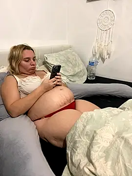 Snapshot of Princessemisse chatting on November 2025 04:31:02 PM Princessemisse online show from November 2025 04:31:02 PM