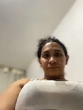 Carola-Ross online show from September 2025 02:02:01 AM