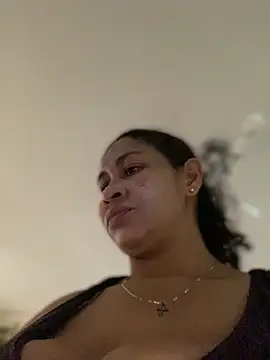 Carola-Ross online show from October 2025 07:33:01 PM