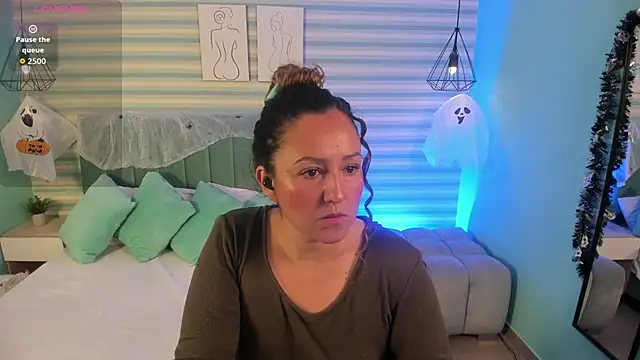 abby apple online show from October 2025 01:33:02 PM