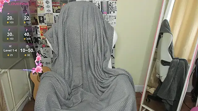 Snapshot of EvelinaLuu chatting on March 2026 01:54:02 AM EvelinaLuu online show from March 2026 01:54:02 AM