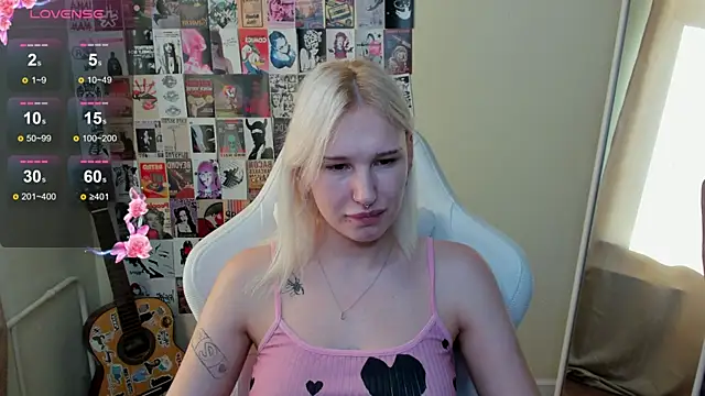 EvelinaLuu online show from June 2026 01:17:01 AM