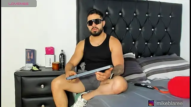 mikeblaree online show from April 2026 06:34:02 PM